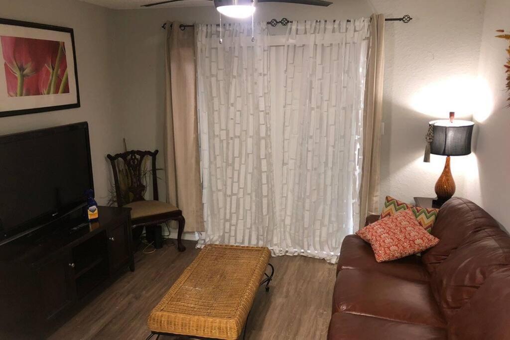 Lovely 1-Bedroom Rental Space With Free Parking Charlotte Eksteriør bilde
