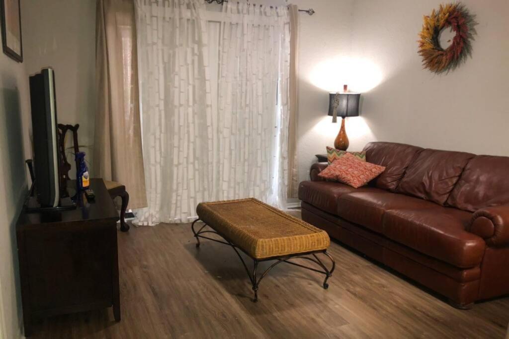 Lovely 1-Bedroom Rental Space With Free Parking Charlotte Eksteriør bilde